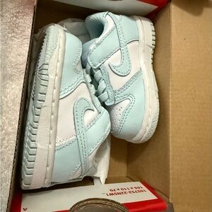 Nike Dunks "Glacier Blue"